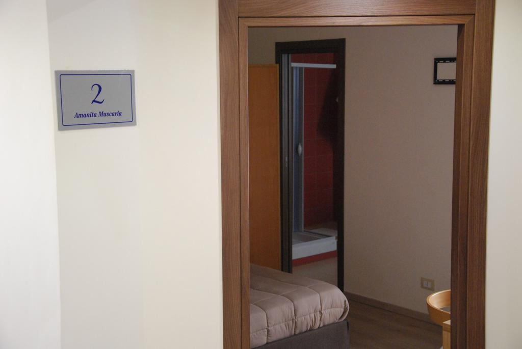Guest House Caracas Lorica Exterior foto