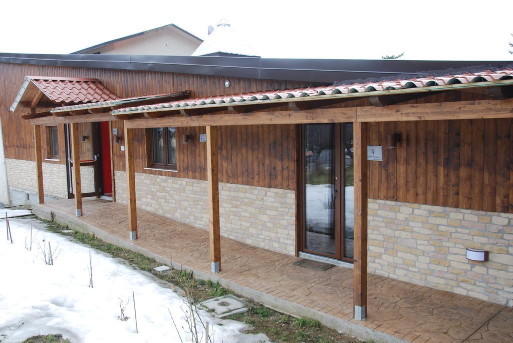 Guest House Caracas Lorica Exterior foto